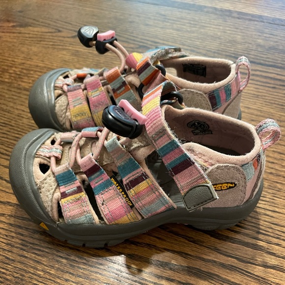 Keen Sandal toddler/9 - Picture 4 of 4
